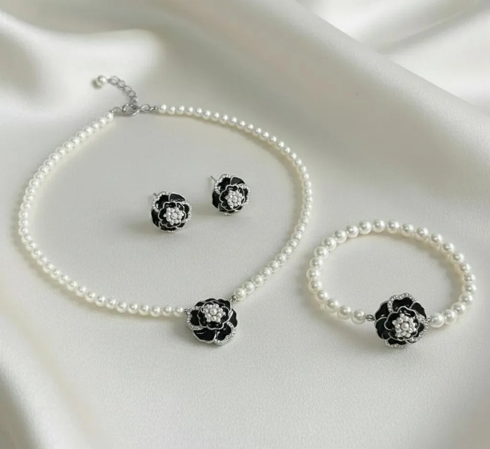 Elegant Black White Flower Necklace Set 4 Pcs Alloy