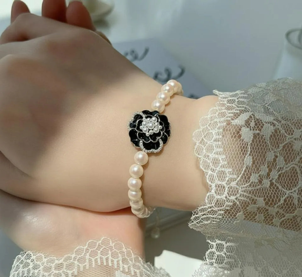 Elegant Black White Flower Necklace Set 4 Pcs Alloy