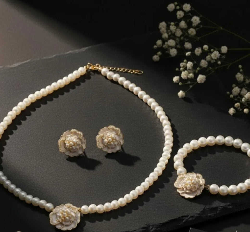 Elegant Black White Flower Necklace Set 4 Pcs Alloy