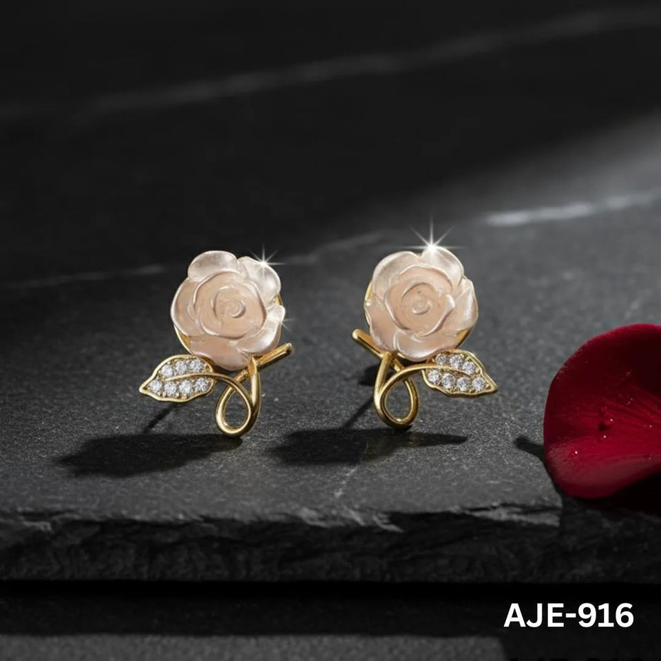 White Flower Stud Earrings for Women Alloy 2 Pcs Daily Wear